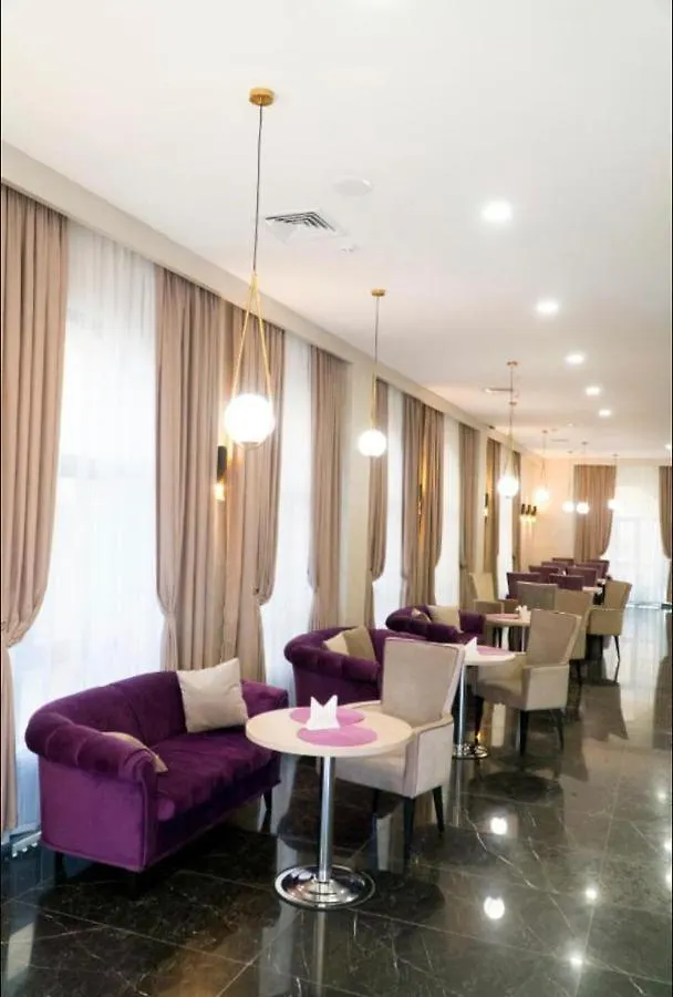 East Palace Hotel Αλμάτι